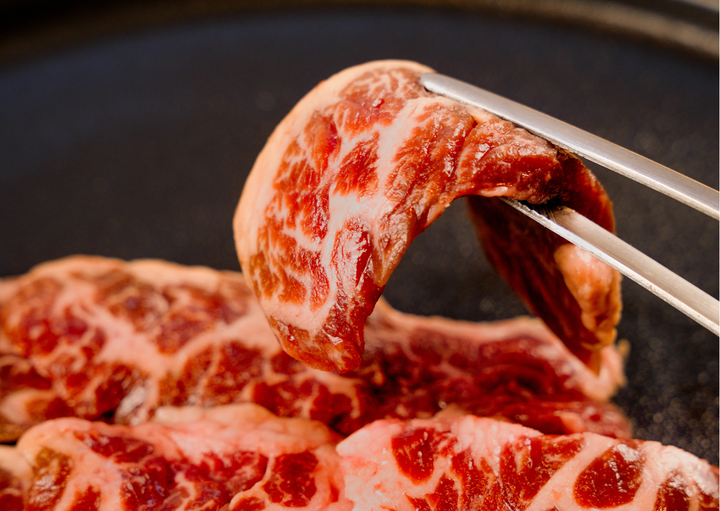 【焼くだけ楽ちん】秘伝タレ漬け焼肉セット（つけタレ付き／4〜5人前）